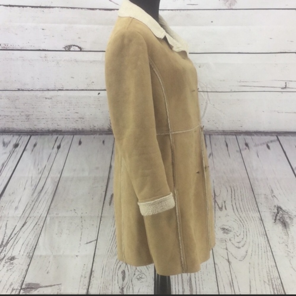Women’s Murano tan faux suede lined coat. Size M. - Picture 3 of 8